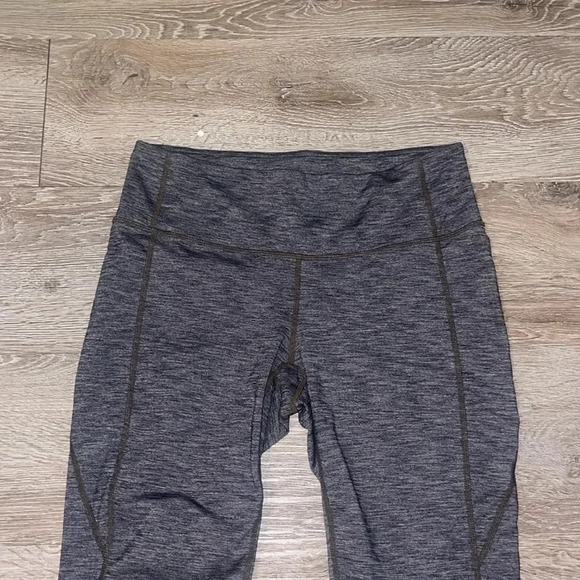 Athleta gray workout leggings in size medium capri crop pants running - Picture 2 of 10